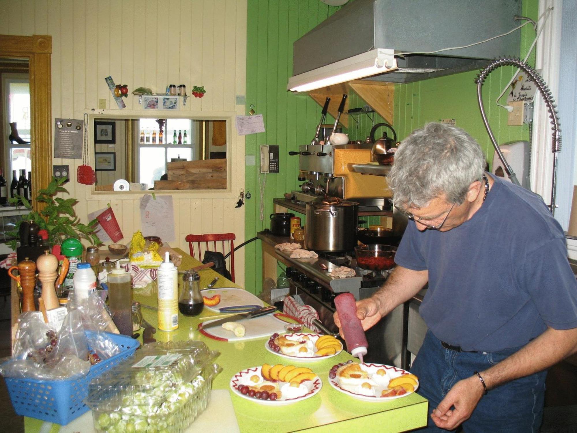 Auberge Du Cafe Chez Sam Baie-Sainte-Catherine Exteriör bild