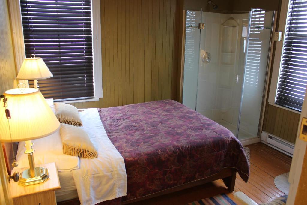 Auberge Du Cafe Chez Sam Baie-Sainte-Catherine Rum bild